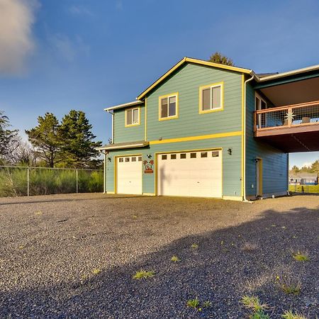 Canal-Front Home In Ocean Shores With Dock And Views! Exterior photo