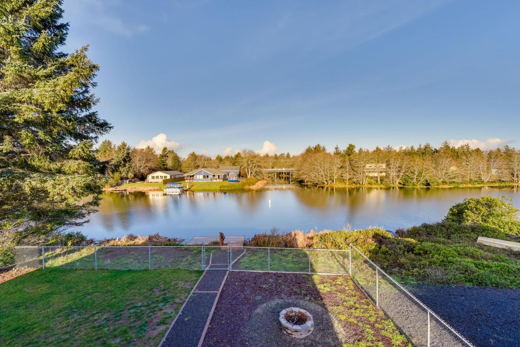 Canal-Front Home In Ocean Shores With Dock And Views! Exterior photo